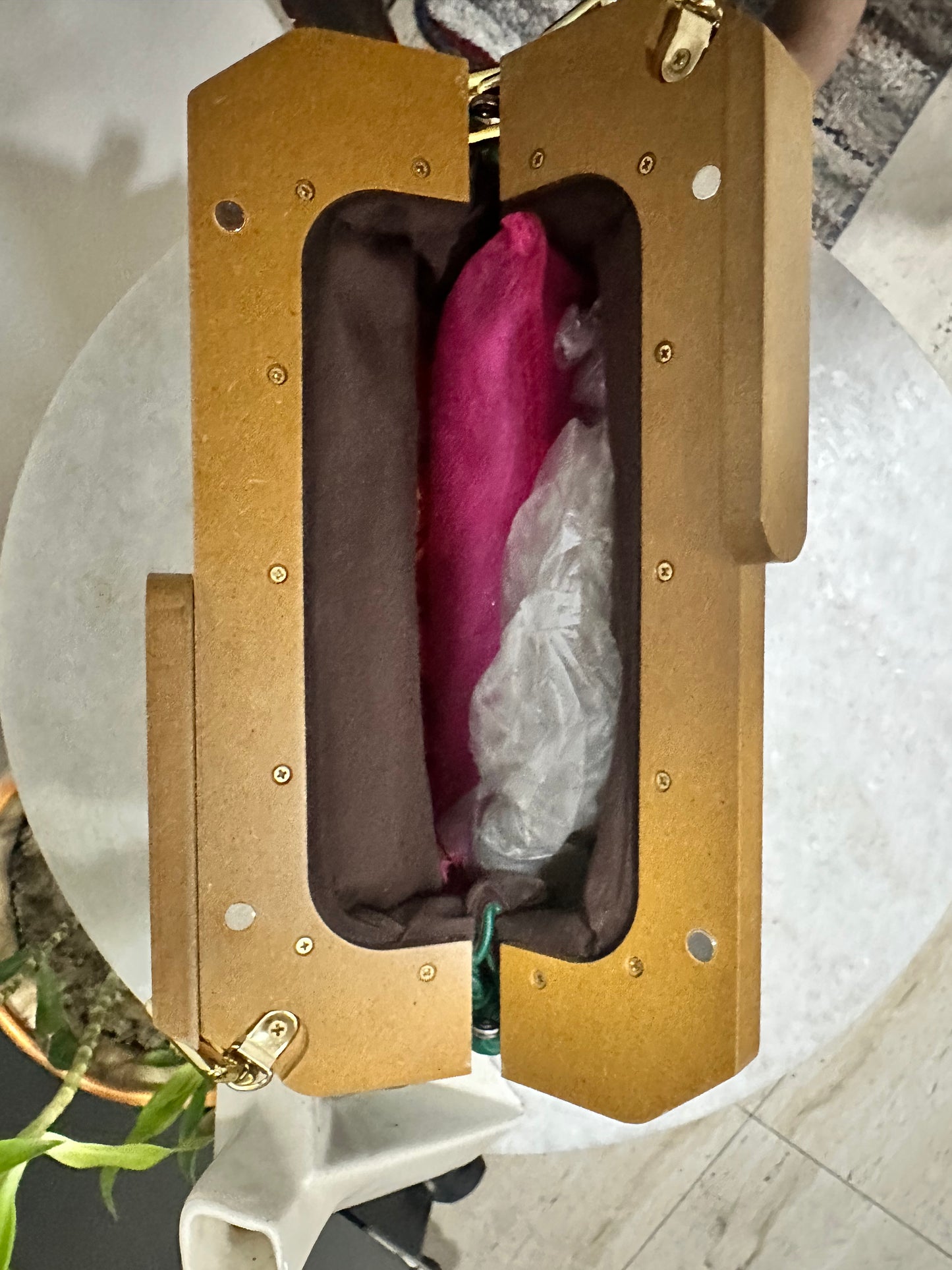 Wooden clutch