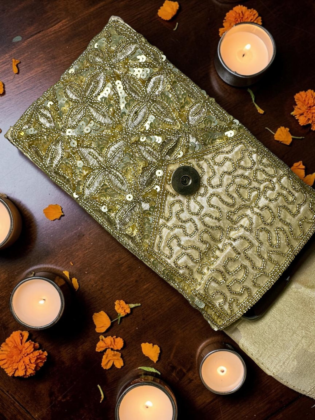 Regal Bloom Mobile Purse