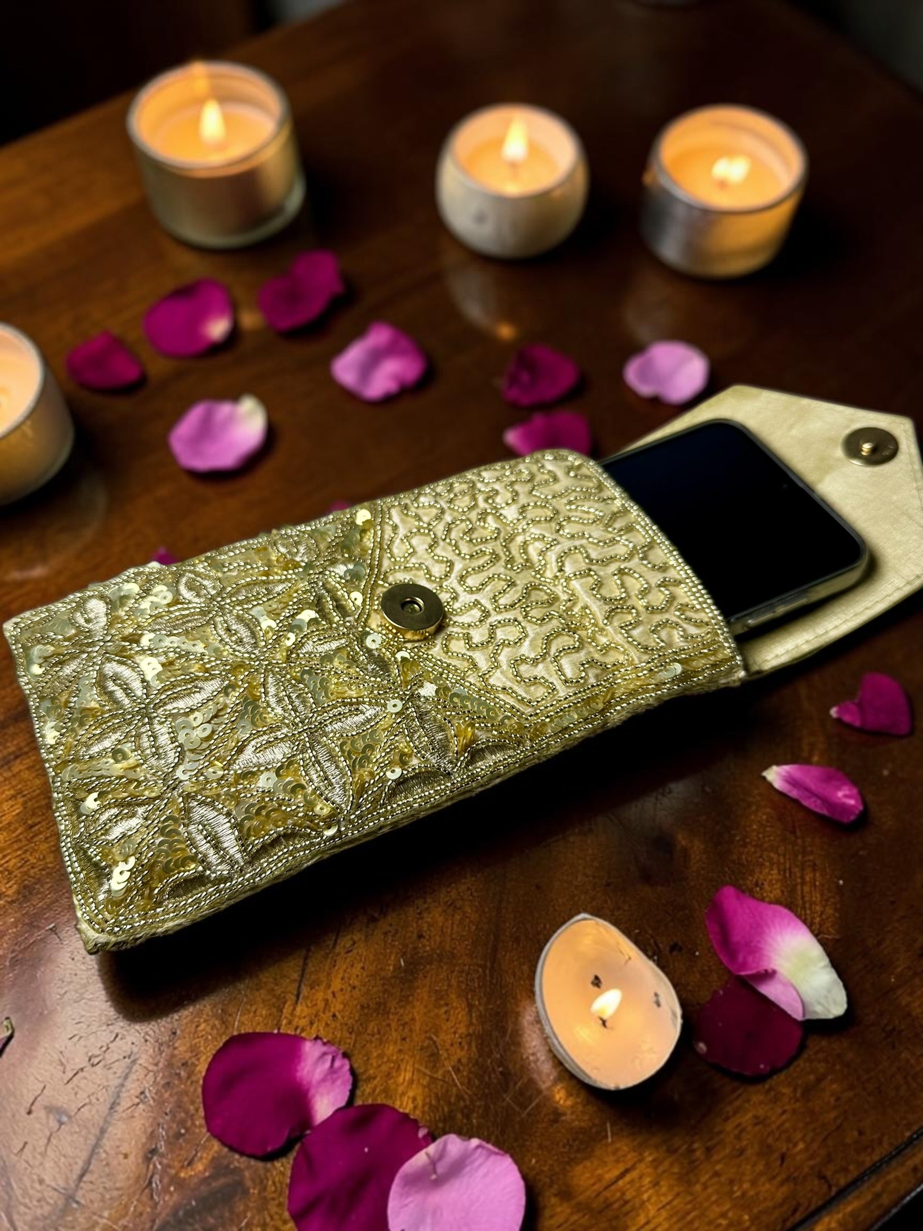 Regal Bloom Mobile Purse
