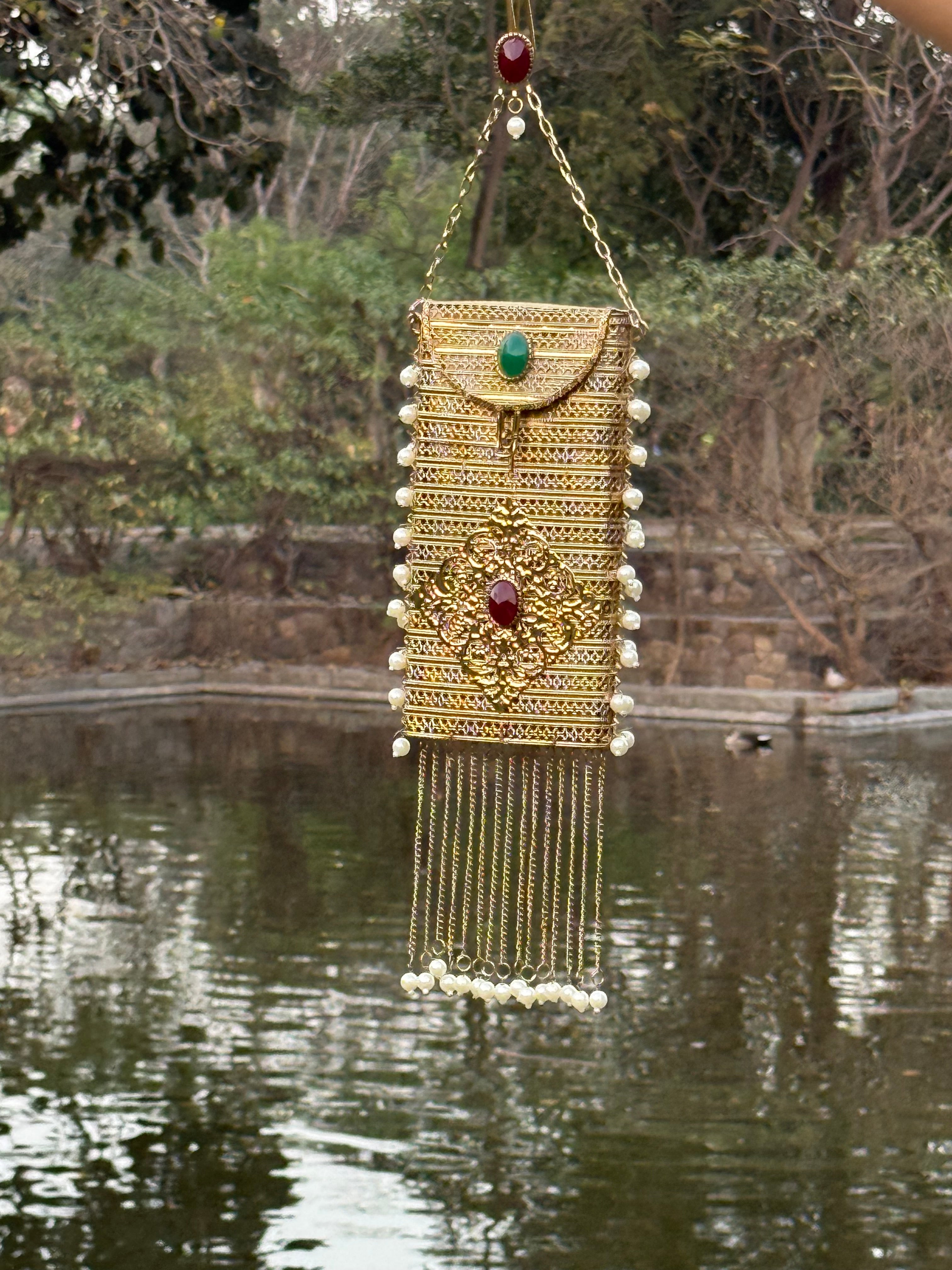 Kundan Metal Mobile Purse