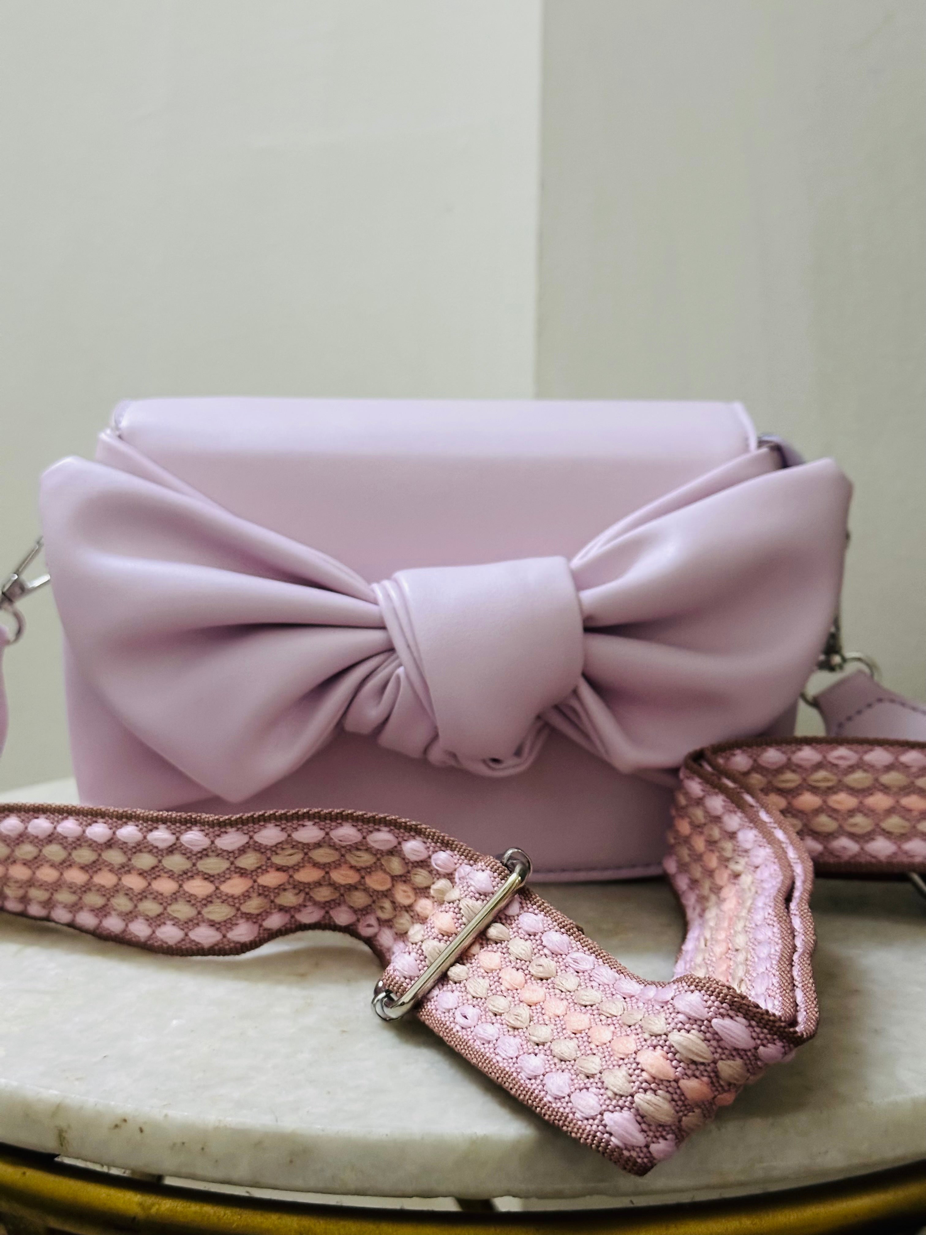 Bow sling/shoulder bag