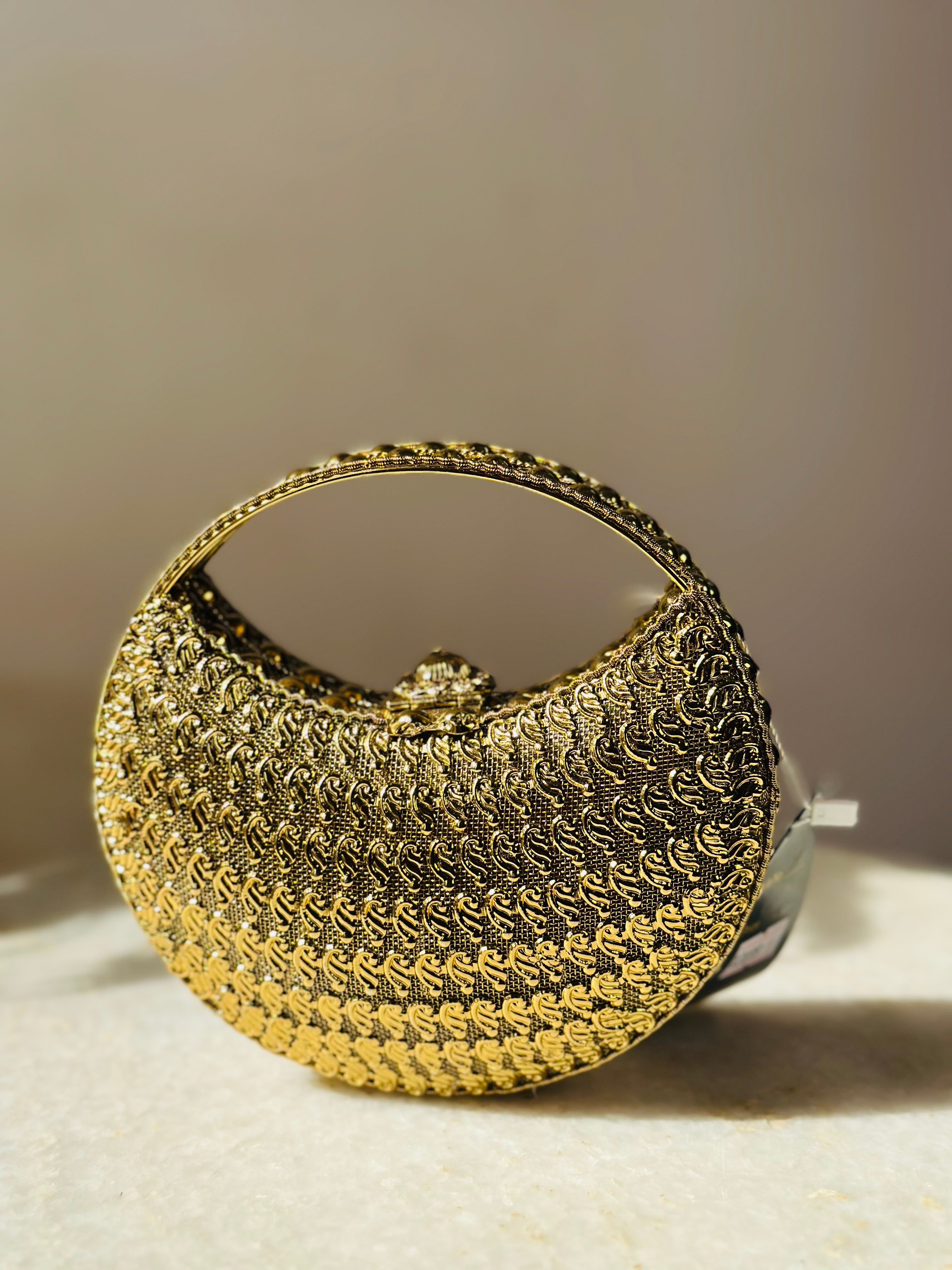 Durga Metal clutch