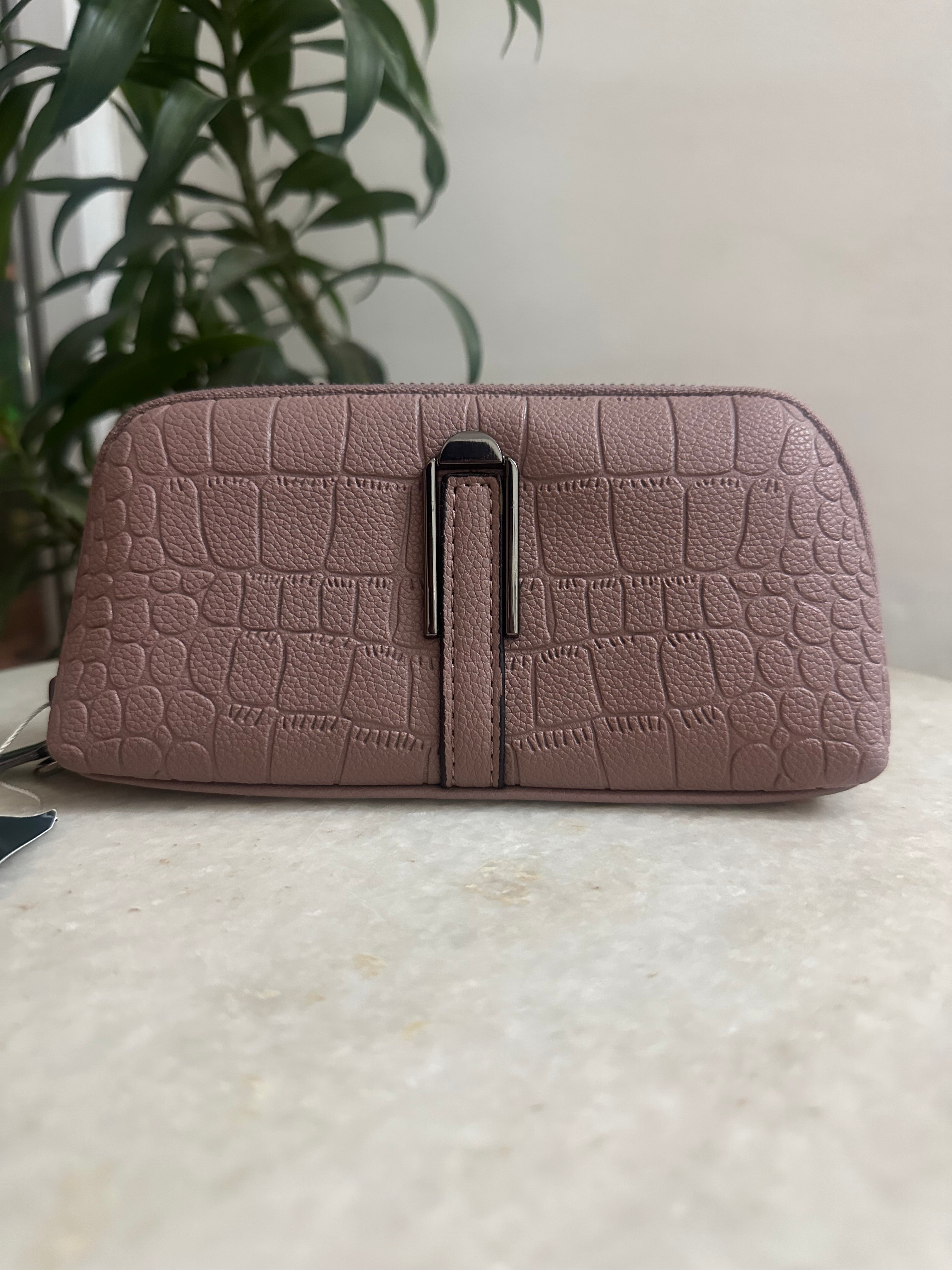 Vibe croco Pouch
