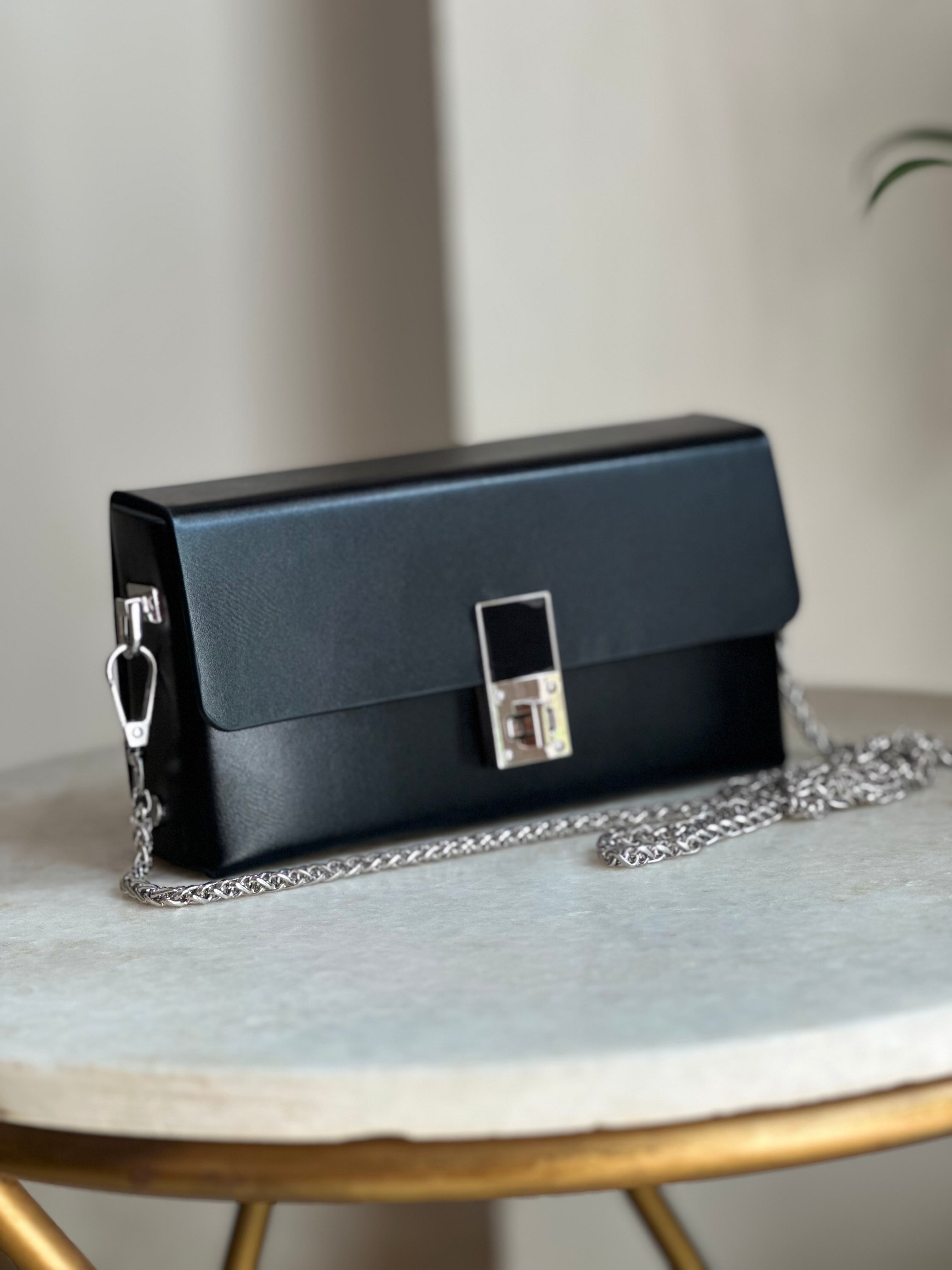Box Clasp Chain Bag