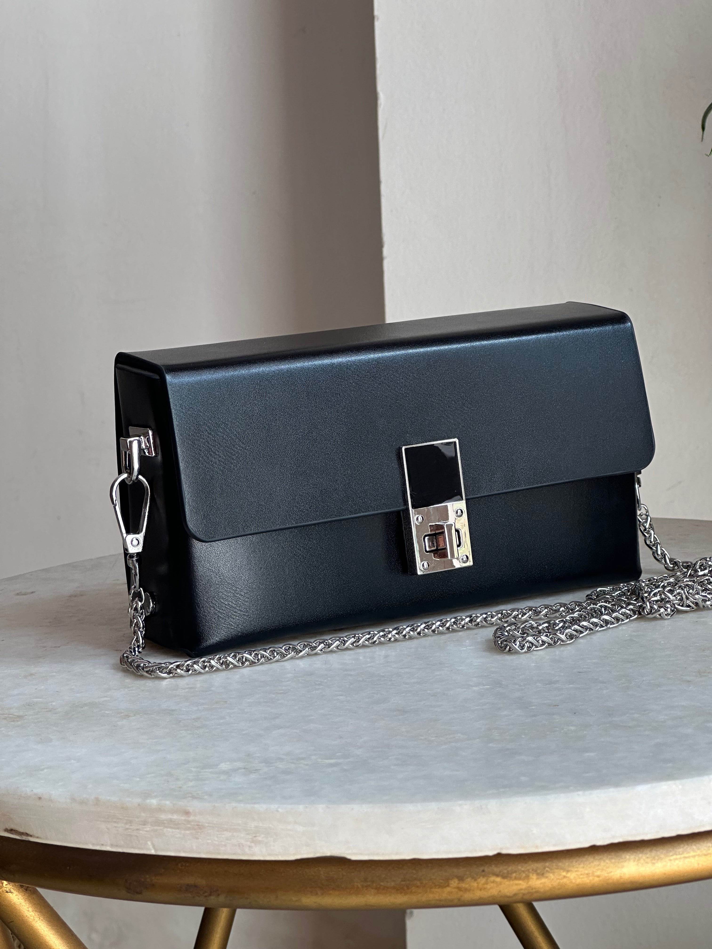 Box Clasp Chain Bag