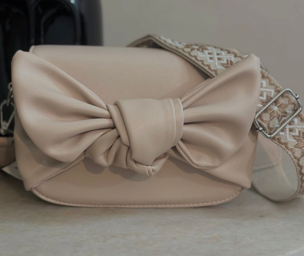 Bow sling/shoulder bag